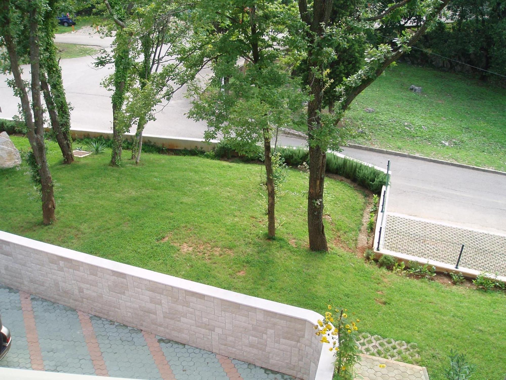 Apartments Viktorija Omišalj Buitenkant foto
